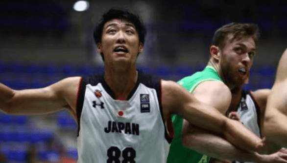 亚冠二级半场：纳塔吾头球造险，巴吞联0-0战平淡滨尼流浪者（纳塔吾头球险些破门，亚冠二级半场巴吞联0-0战平淡滨尼流浪者）