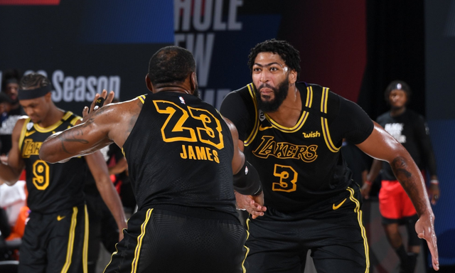 乌克兰世界杯梦想史：开局即巅峰与附加赛魔咒（乌克兰世界杯征途：初登高峰，难破附加赛魔咒）