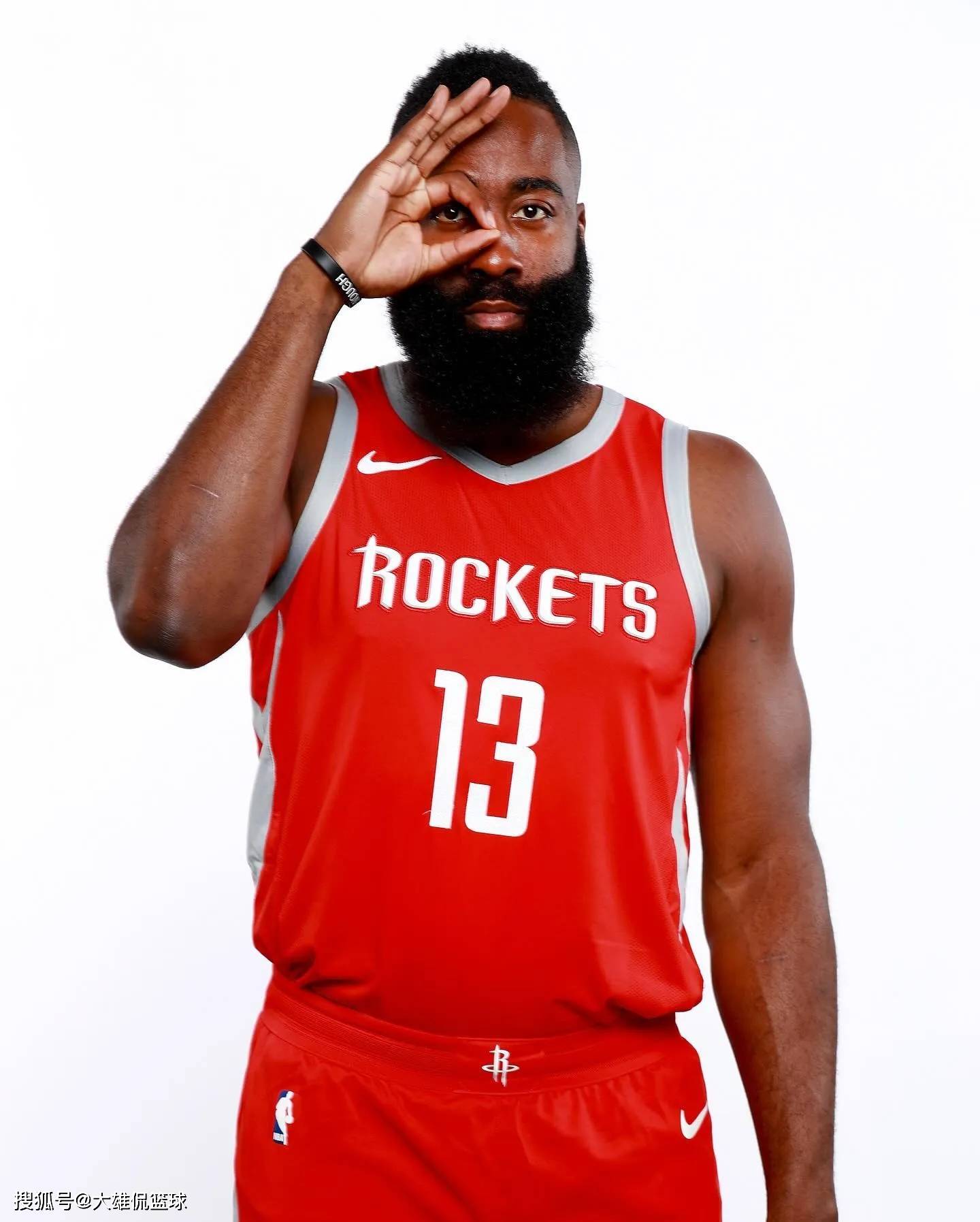 镜报：买安德森要1亿-1.2亿镑，曼联可能通过出售5人筹集资金（《镜报》：安德森身价1亿至1.2亿英镑，曼联或卖五将筹资）